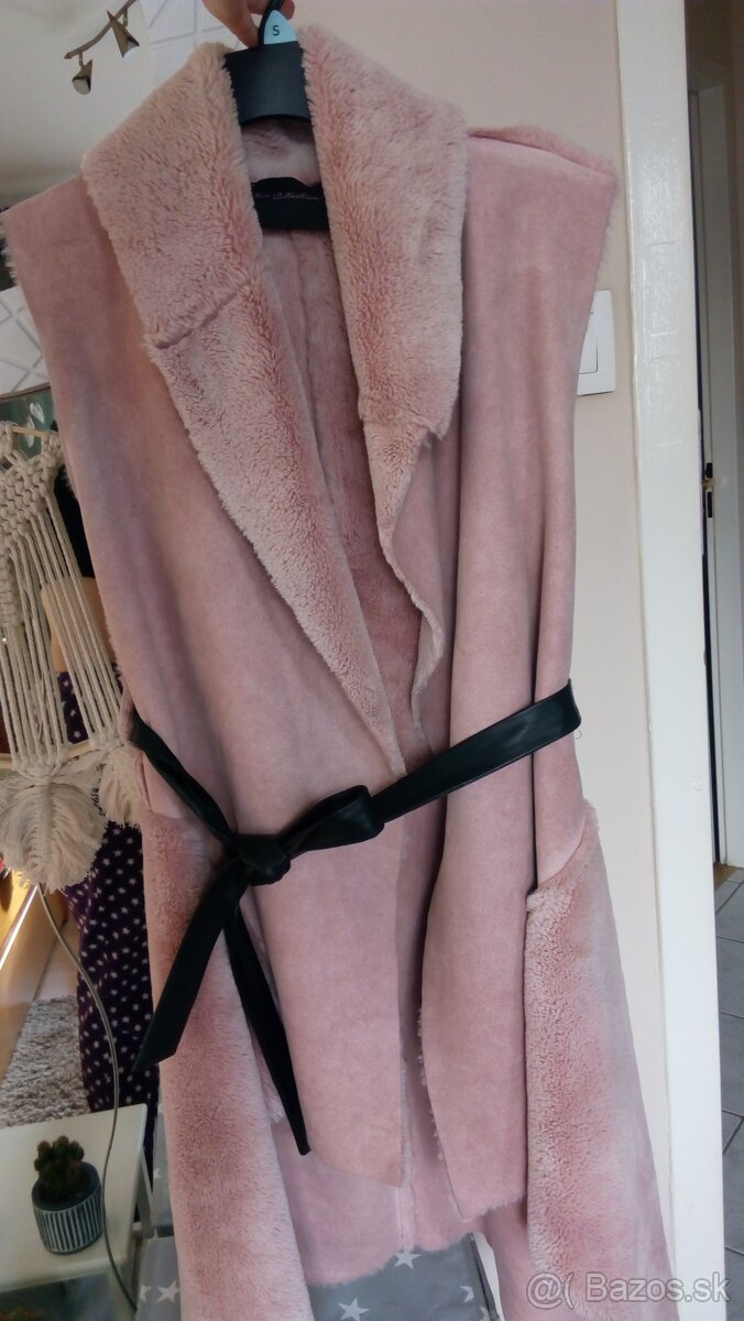 Teplá dámska vesta s opaskom S-M