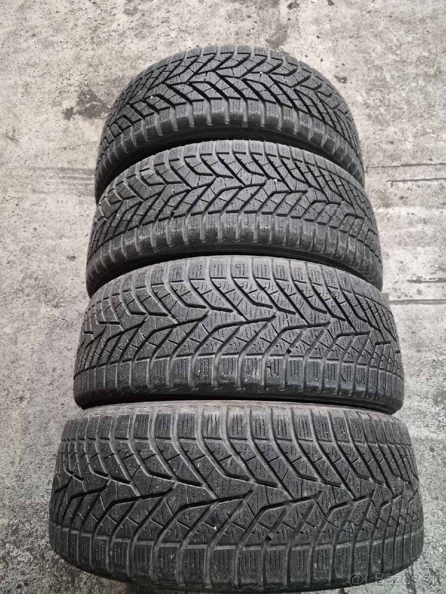 Predam 4ks zimne pneu 215 45 18