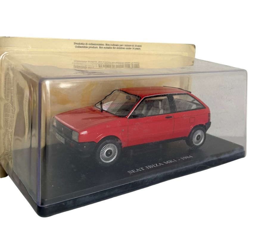 Rôzne zberateľské kovové modely