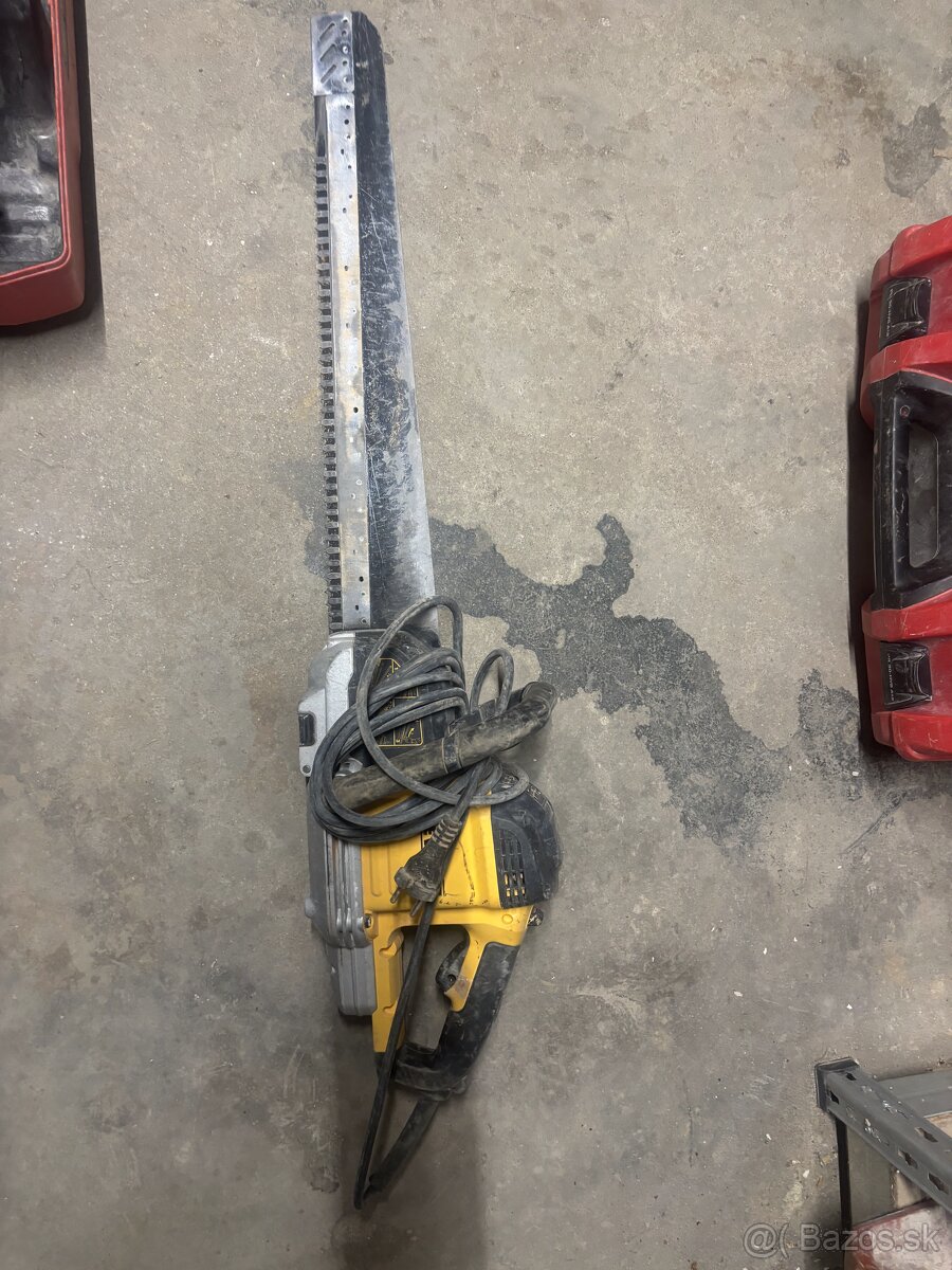 Predám aligátor dewalt dwe 399