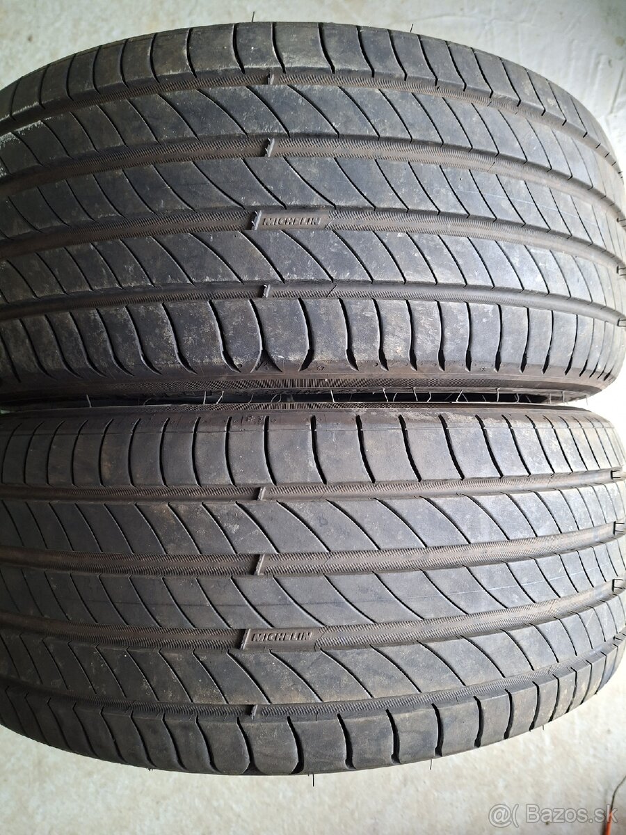 215/45 R18