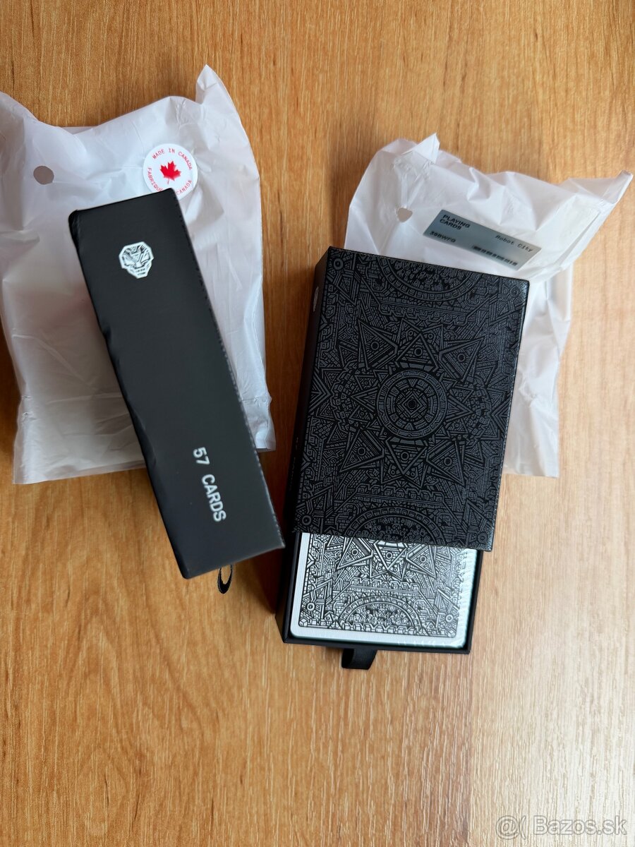 Dbrand robot city hracie karty