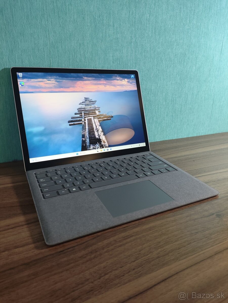 Microsoft Surface 5 | i5 1245U (10-core) • 16GB RAM • 512GB