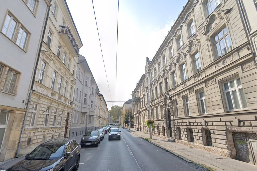 PRENÁJOM – veľký 2iz staromestský byt v Starom meste