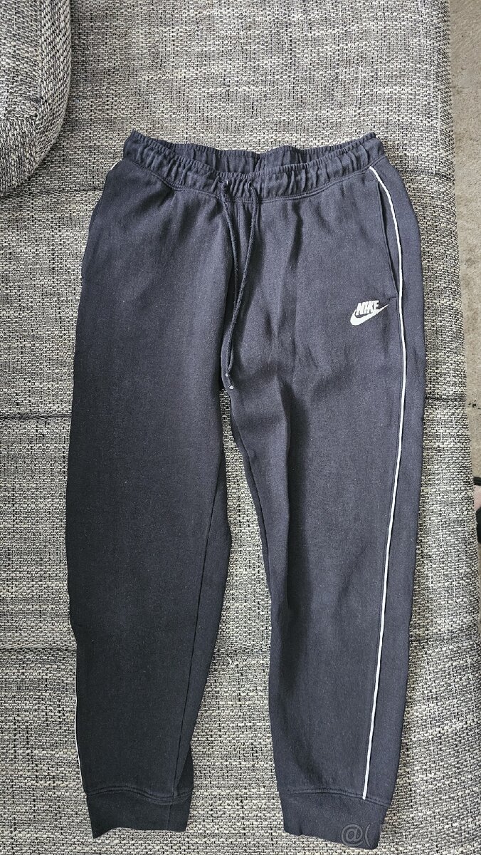 Dámske nike tepláky