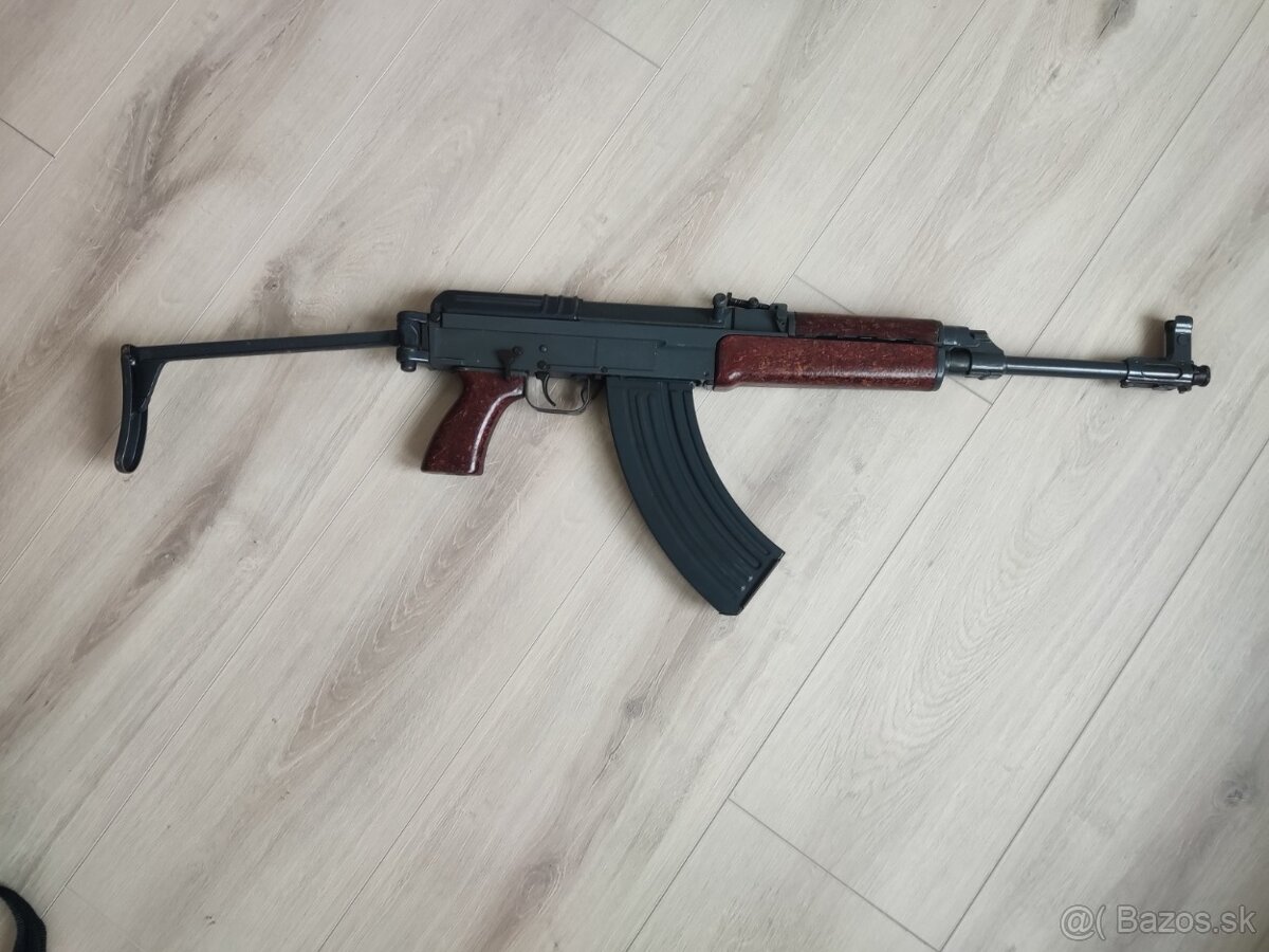 Samopal vzor 58, sklopka (strieľa dávkou alebo jednotlivo)