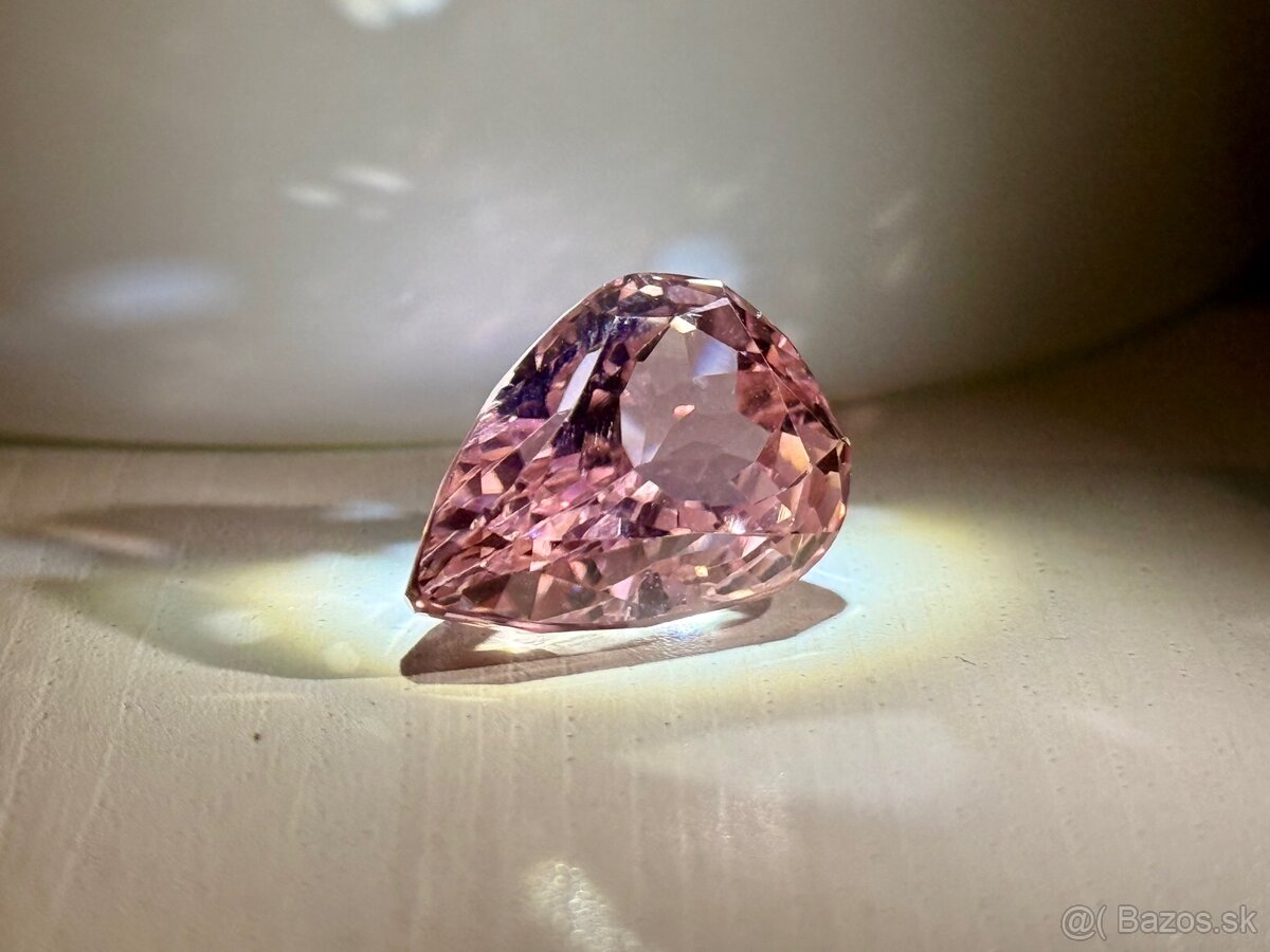 Investičný kunzit 18.38 ct VVS