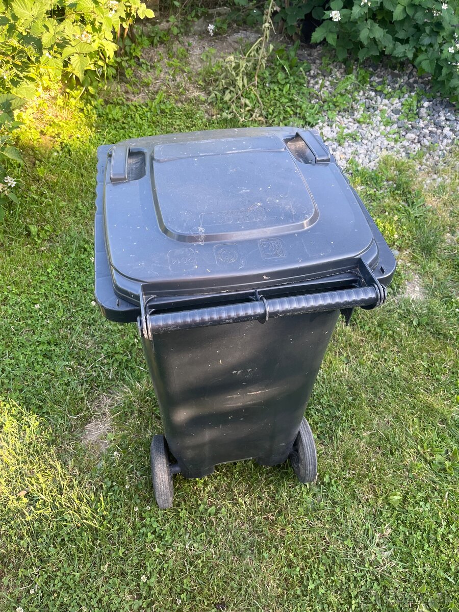 Nádoba na odpad smetiak