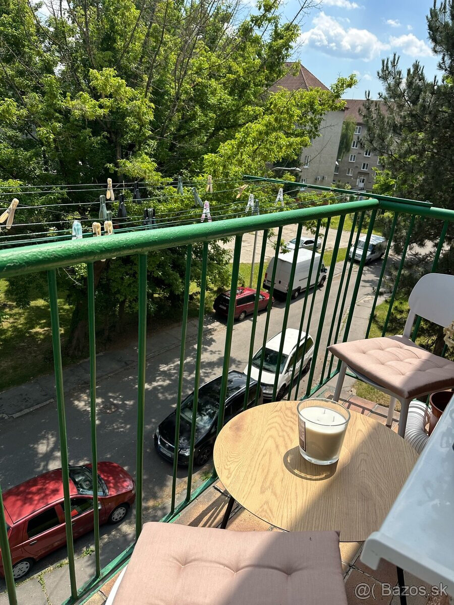 Nájom 3izb. byt s balkonom, zariadený, prrobený