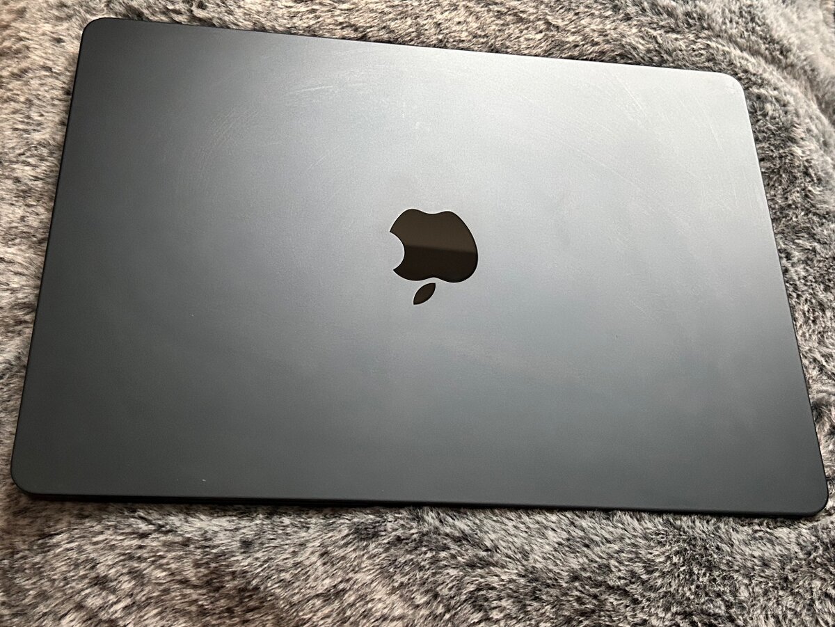 MacBook Air 13” M2 2022 + príslušenstvo