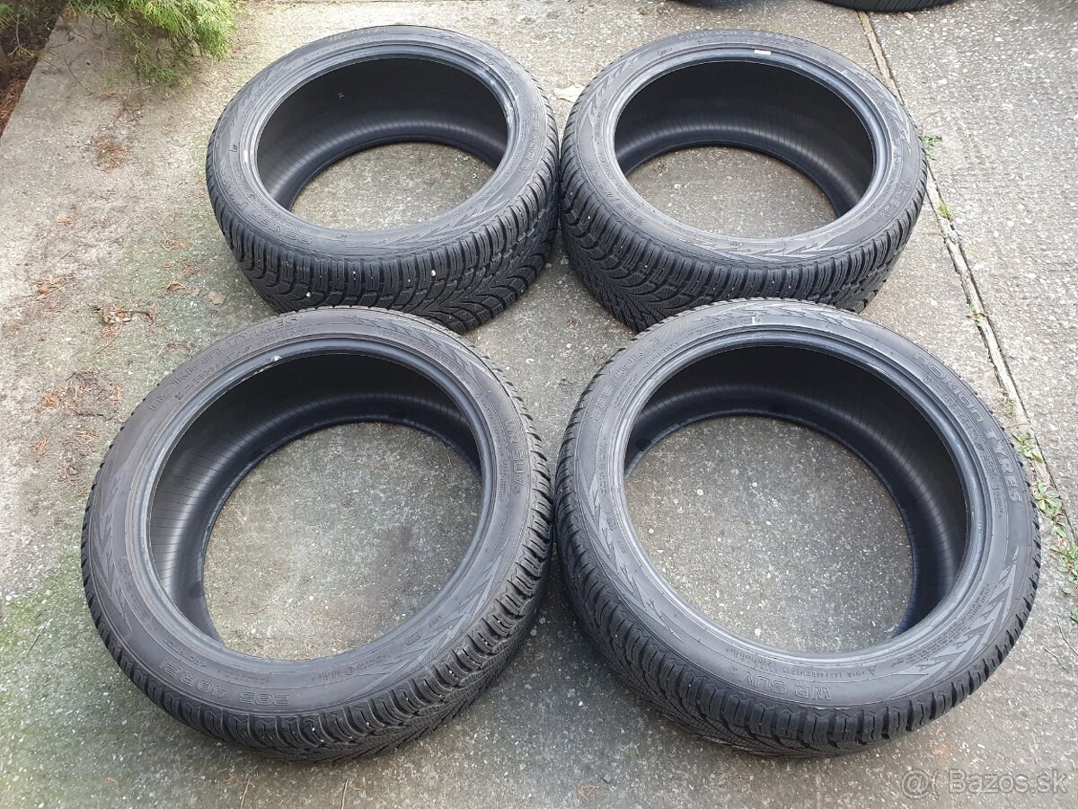285 40 R21 Zimné pneu Nokian