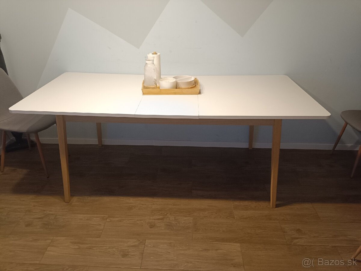 Jedálenský stôl rozkladací