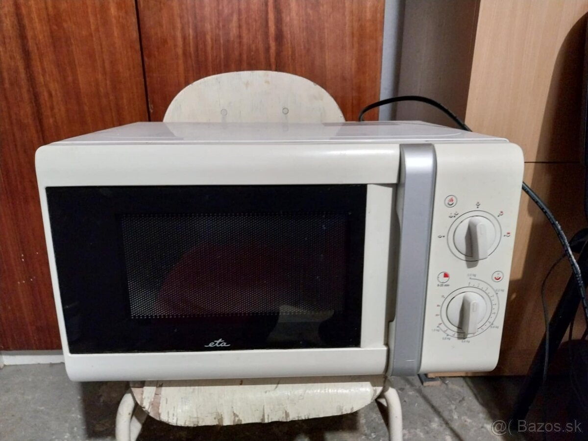 Mikrovlnná rúra ETA