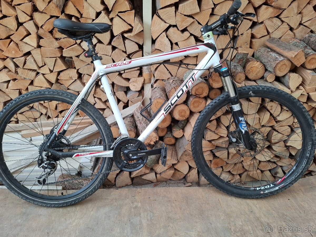Predam bicykel Scott.