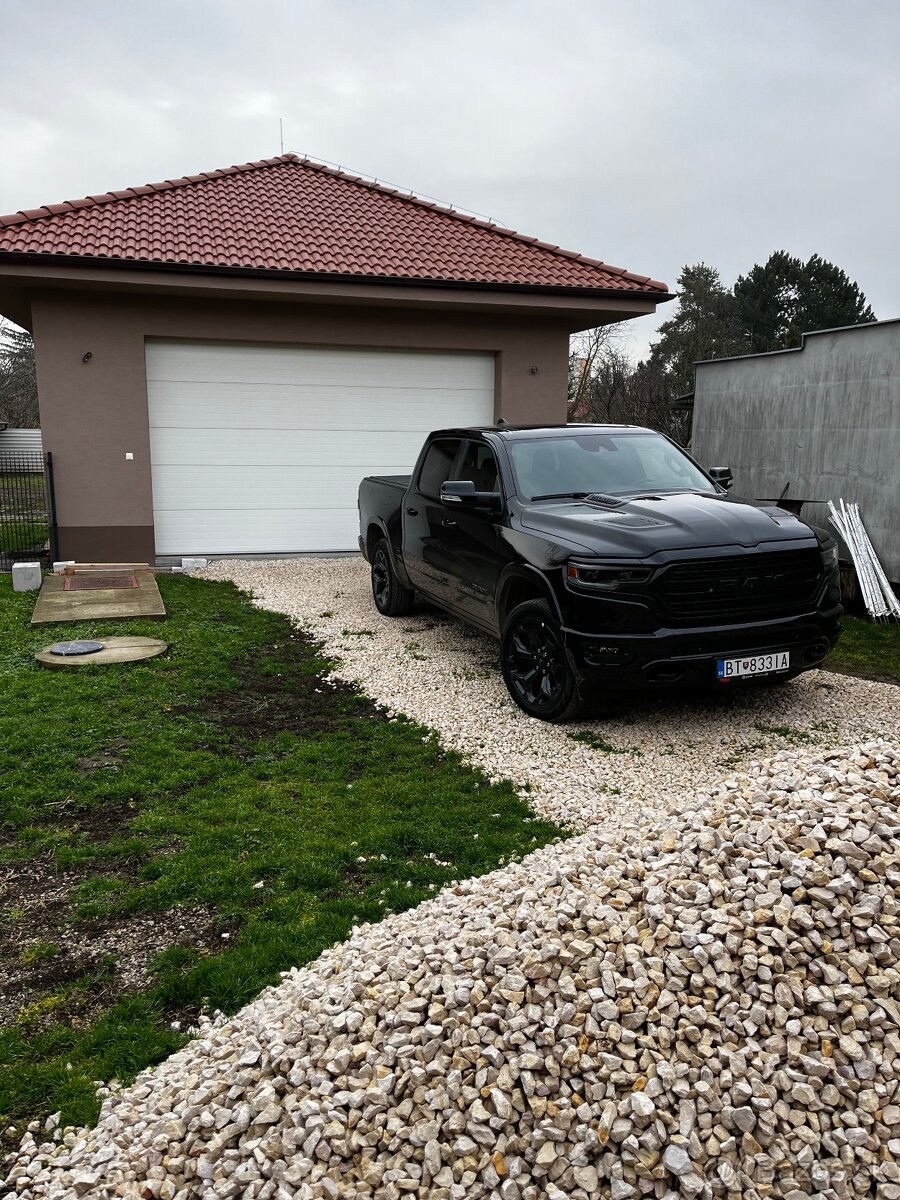 RAM 5.7 V8 Hemi LIMITED NIGHT EDITION Kupované na SK TODOS