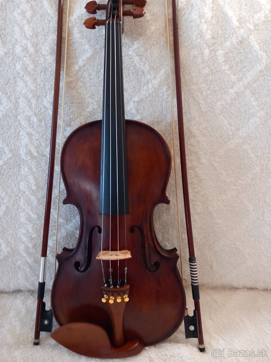 Predám ,staré husle s vybavou,4/4