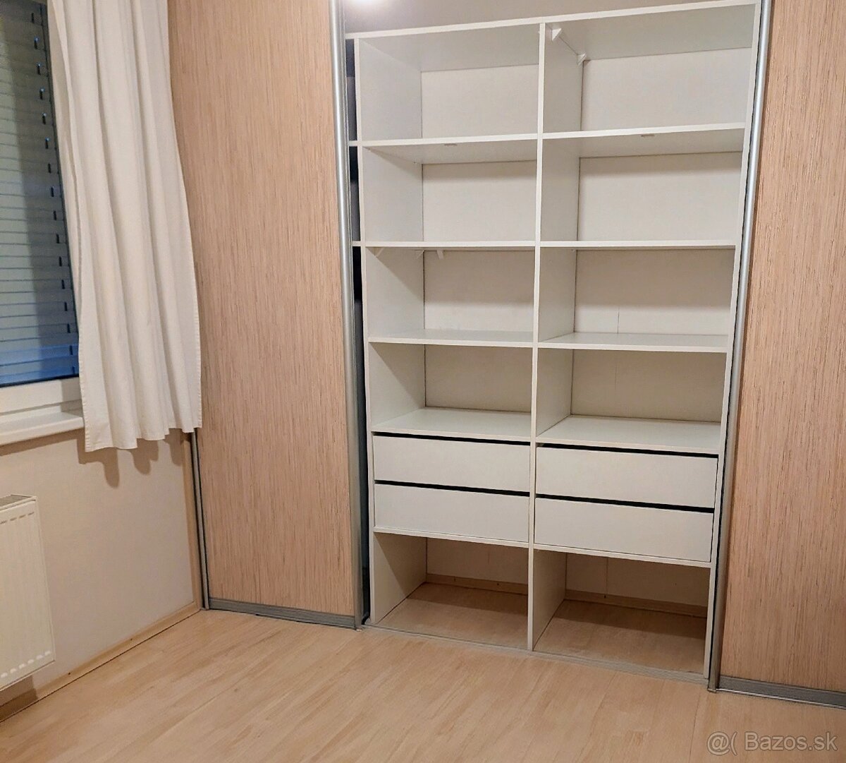 Satnikova skrina, Vstavana skrina