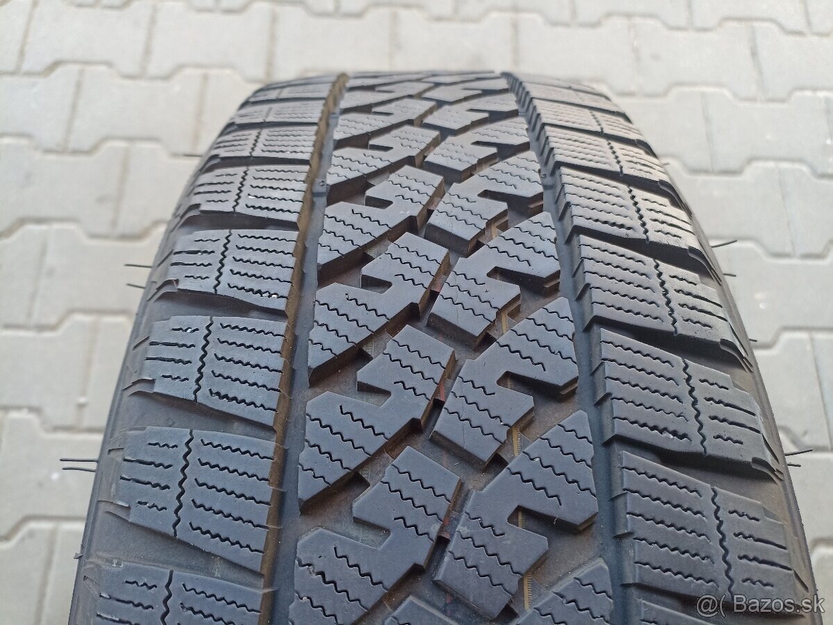 Zimné záťažové pneu Bridgestone Blizzak W810 215/60 R17C