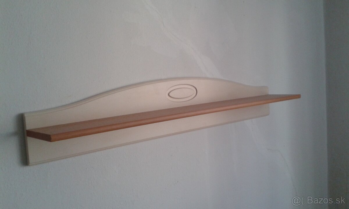 Polička na stenu