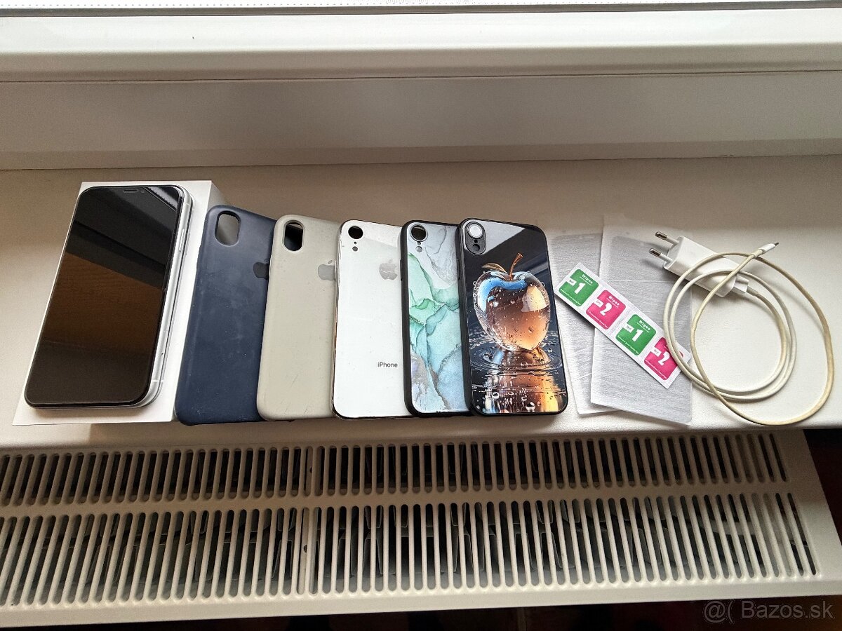 Apple iPhone XR 64 GB biely