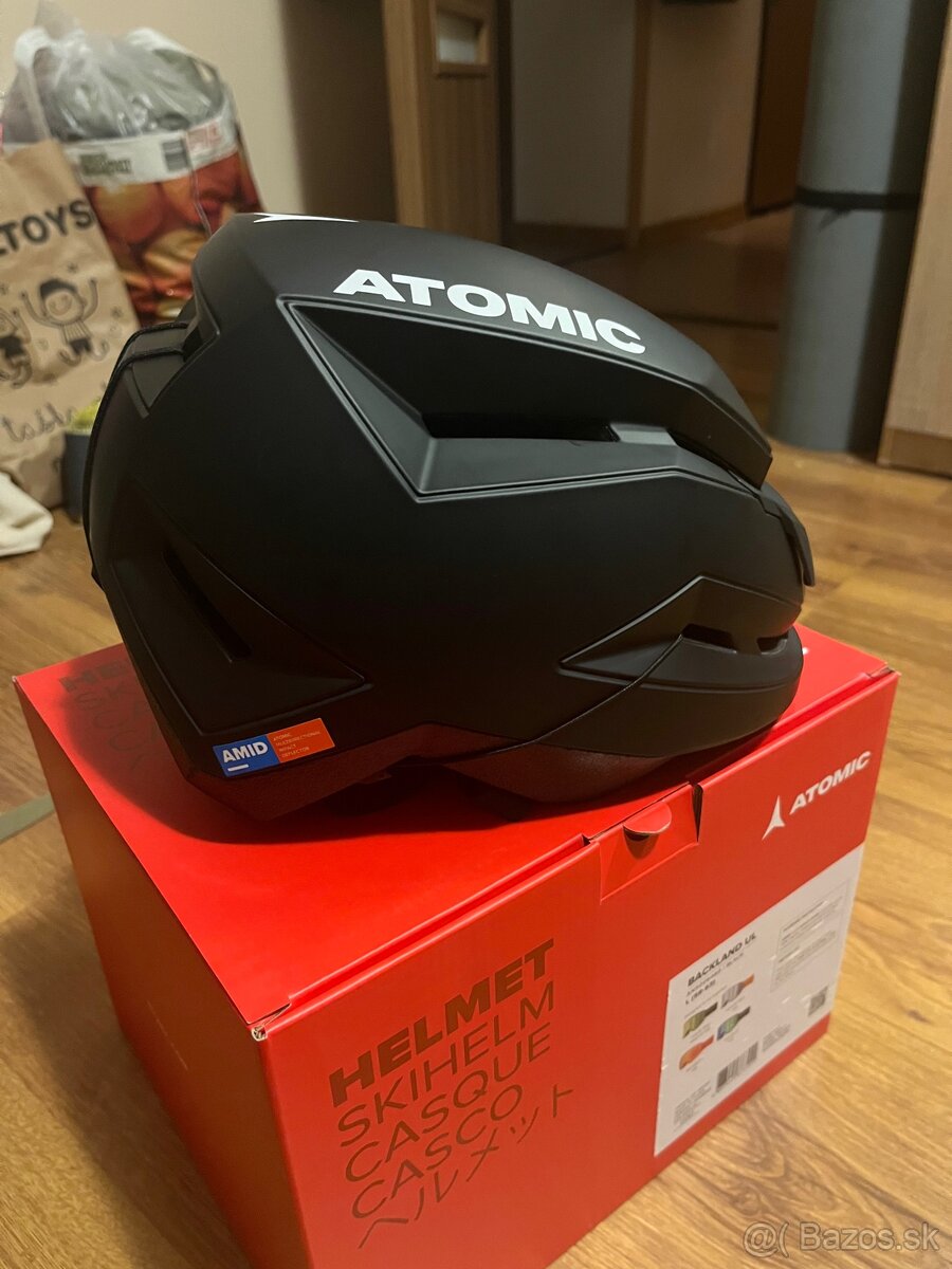 Predám lyžiarskú helmu Atomic Backland UL