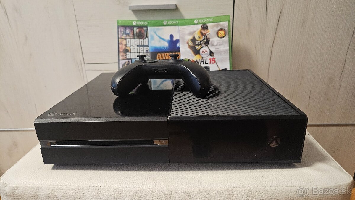 Predám Xbox One s ovládačom