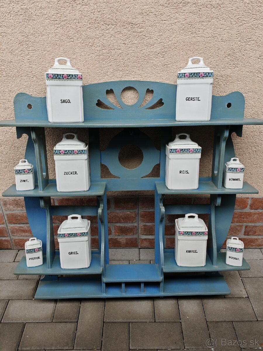 Koreničky v poličke