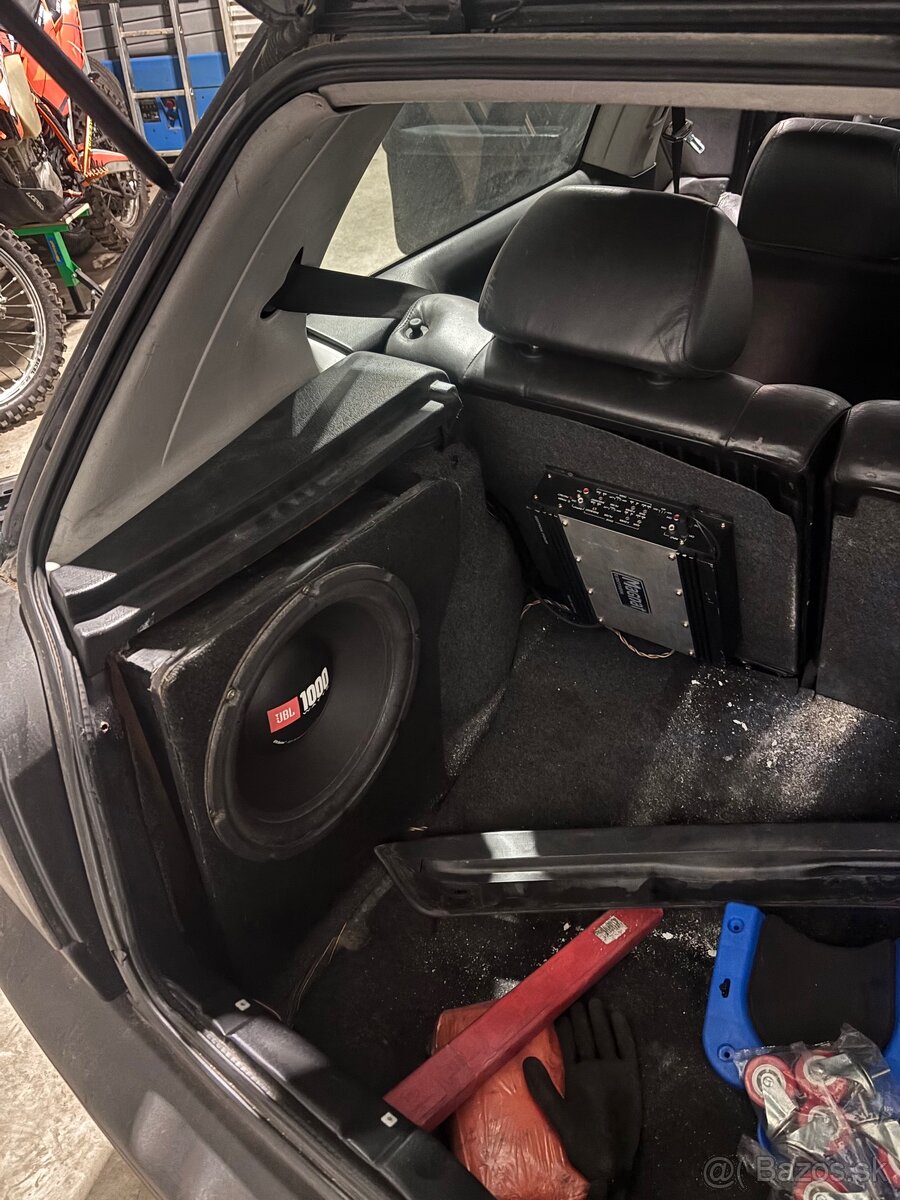 Subwoofer 1000W +zosilovač+káble
