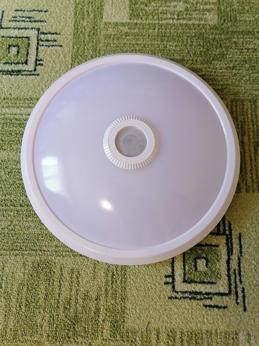 Senzorove LED svietidlo