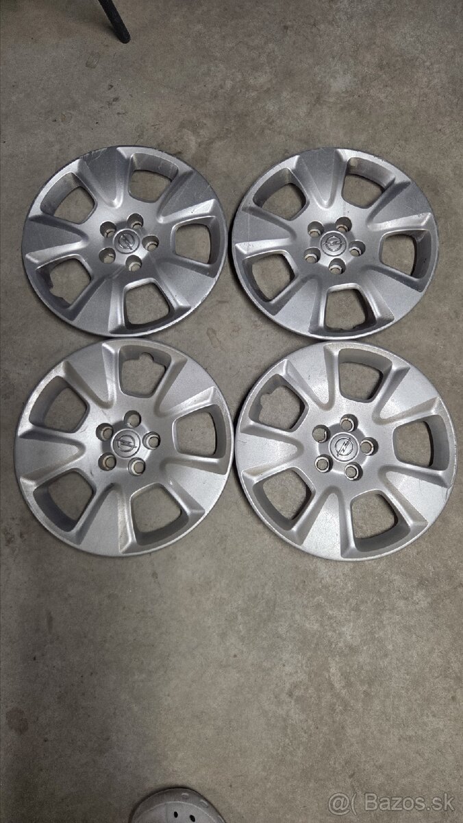 Opel Combo 15 palcove puklice .