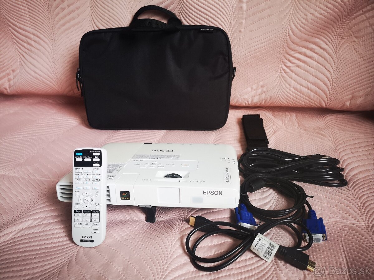 Projektor EPSON EB-1751 ideální stav, HDMI, dálkové ovládání