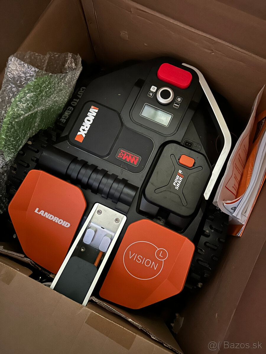 roboticka kosacka worx landroid L1300 vision - wr213e