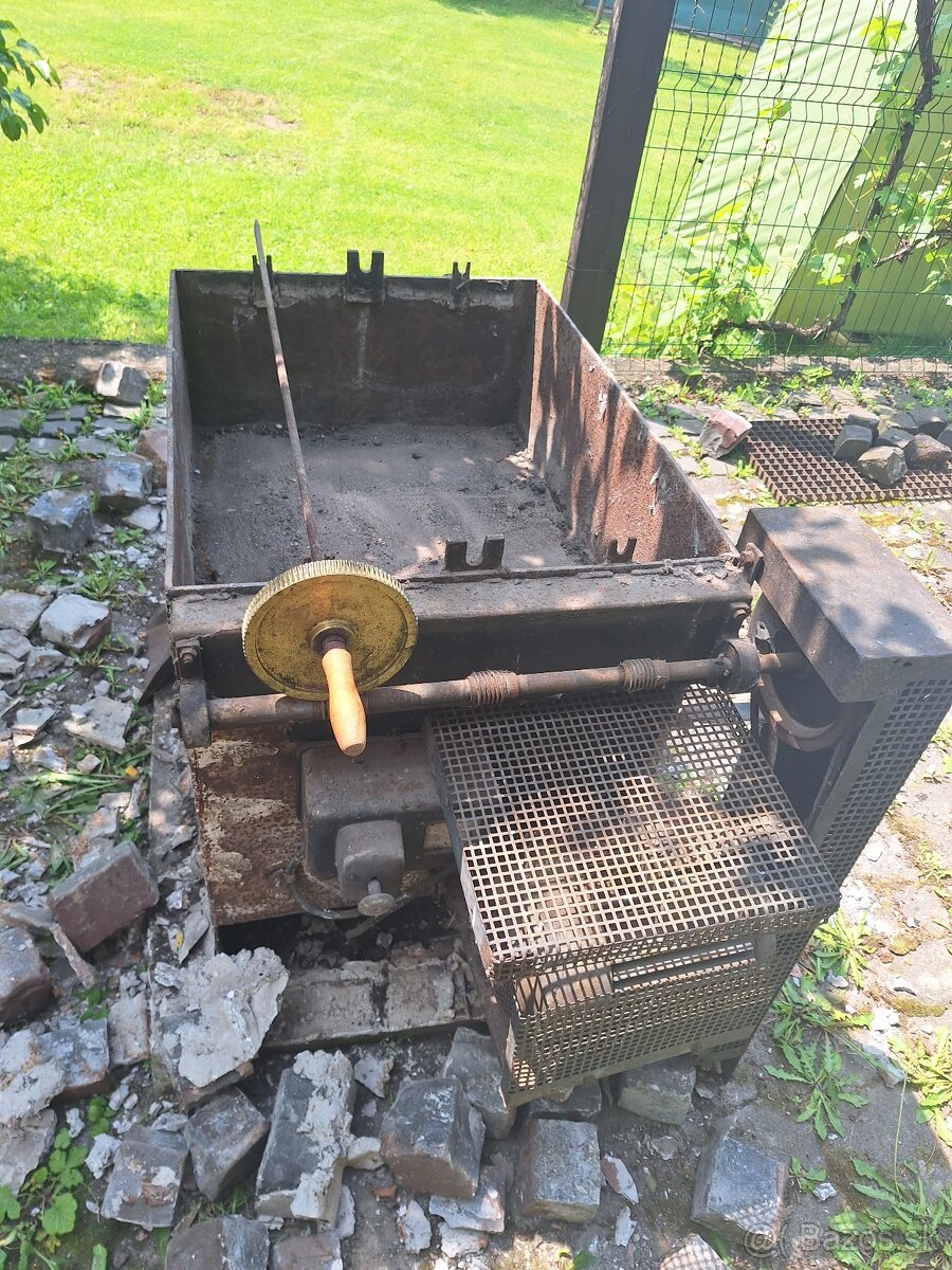 Otočný gril