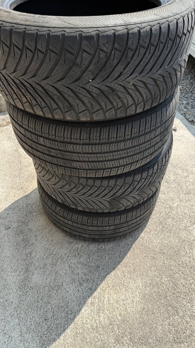 Celoročné pneu 225/50 R17