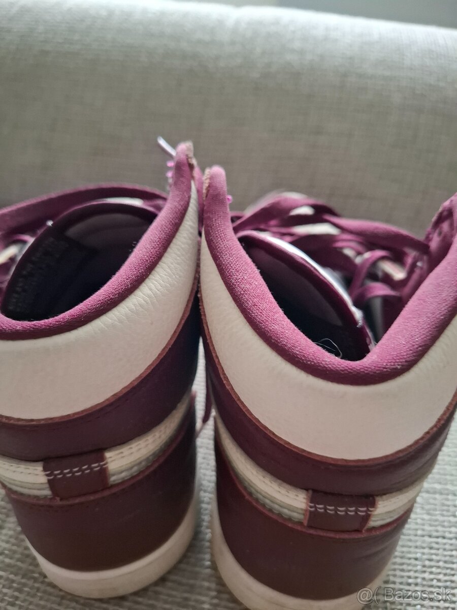 Nike AIR JORDAN
