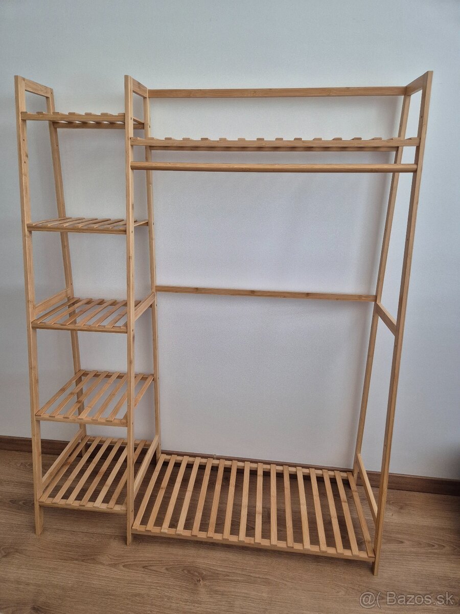 Stojan na oblečenie