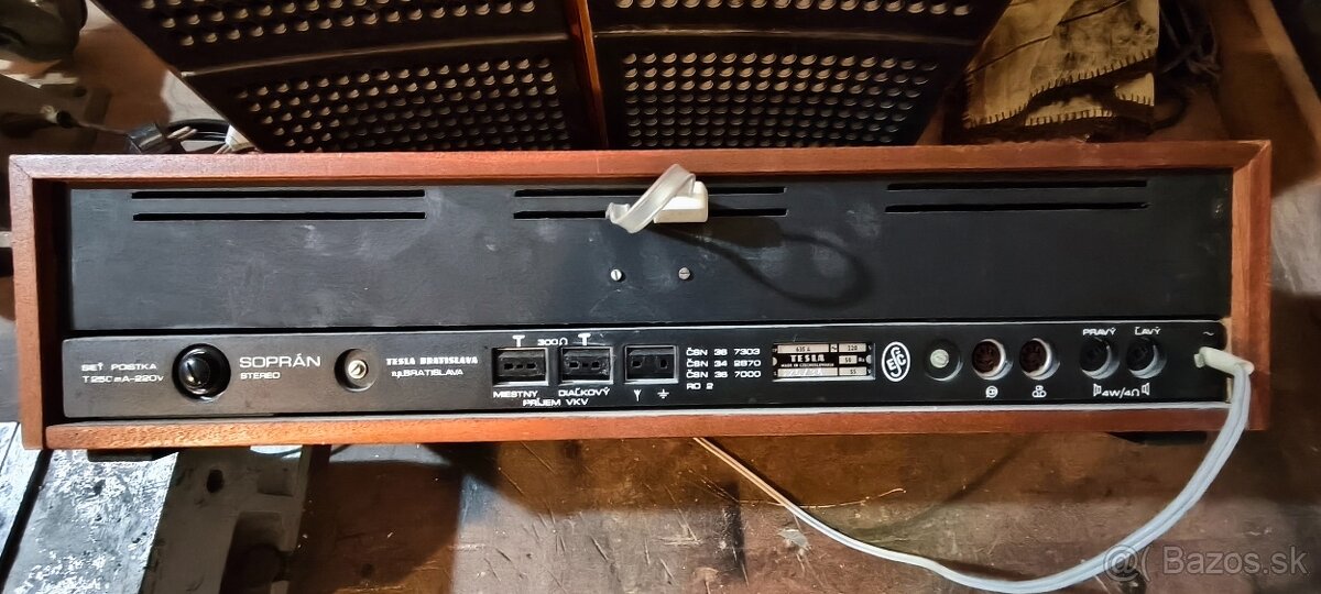 Predám stare rádio aj s repro