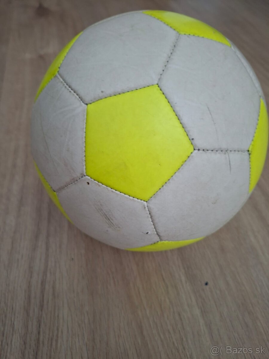 Futbalova lopta Adidas size 5