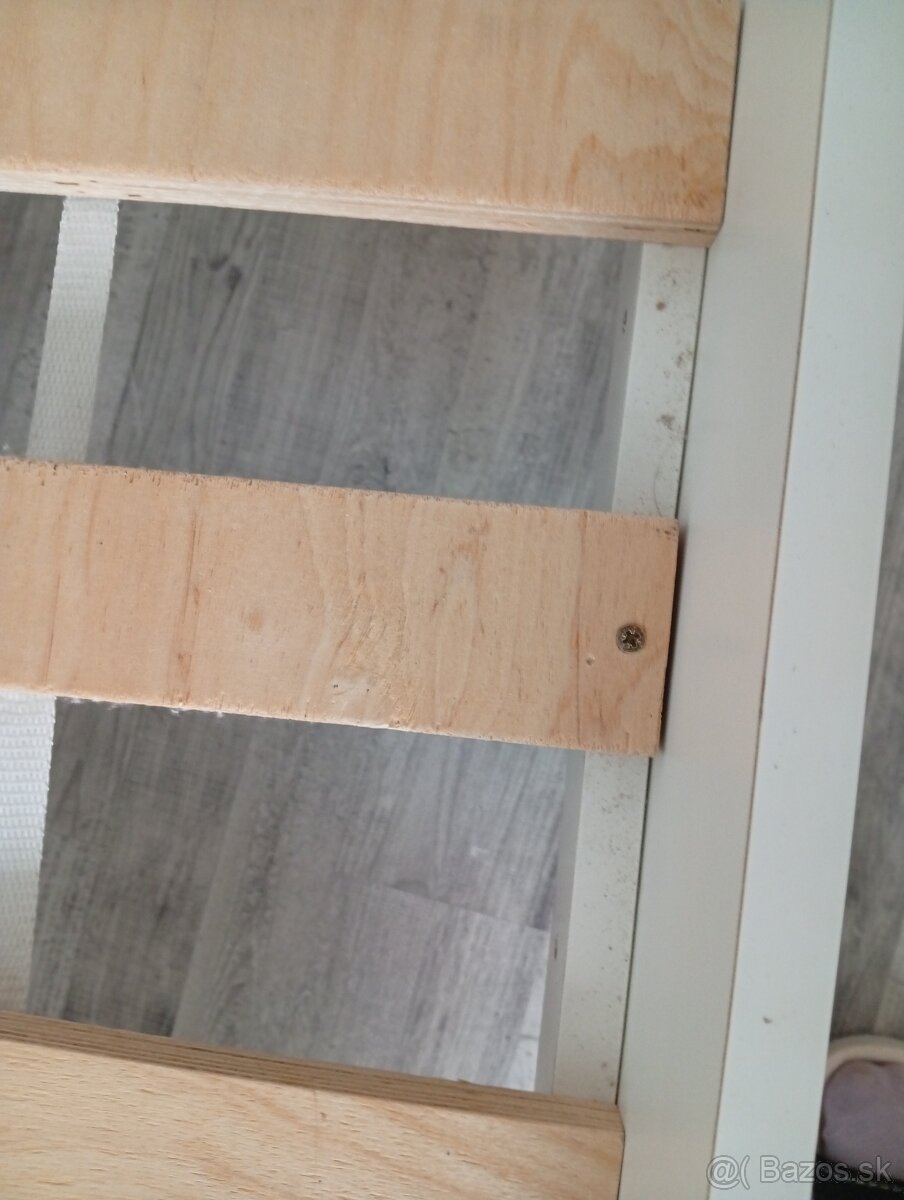 Dievčenská posteľ