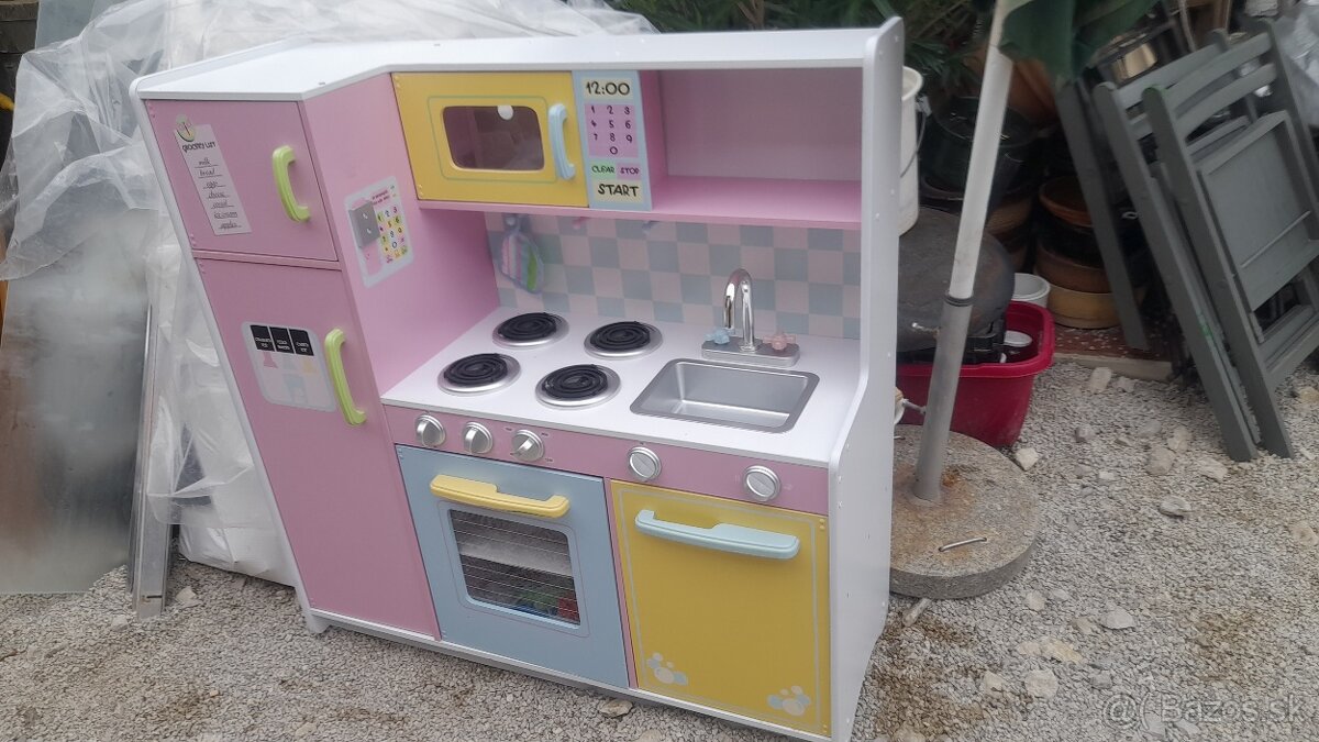 Veĺká detská kuchynka+príslušenstvo 50eur