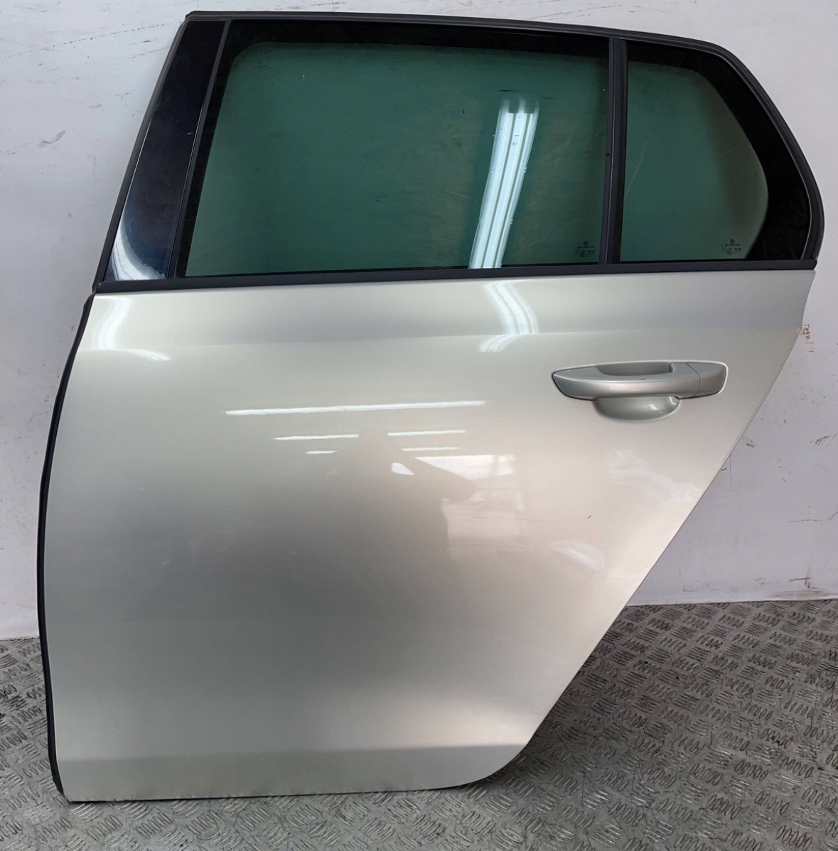 VW Golf VI 6 HB 2008- ľavé zadné dvere