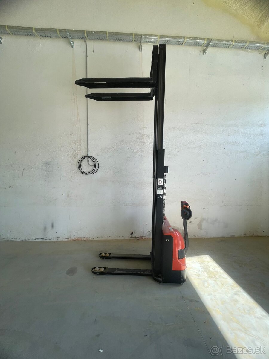 Elektrický paletový vozík CL1530, 3m