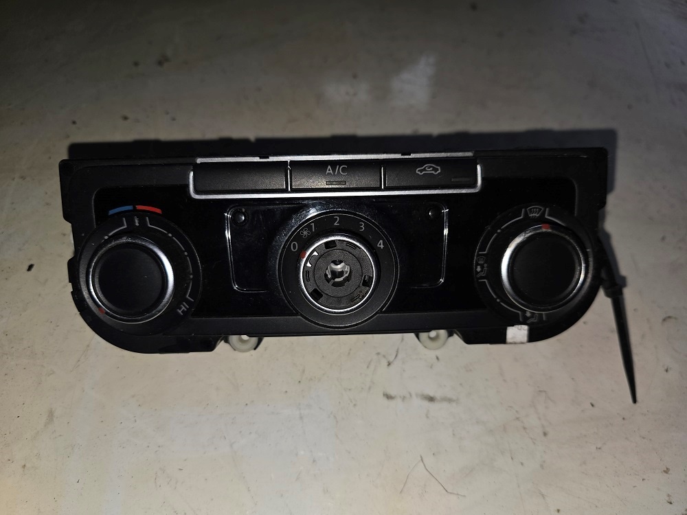 Ovládač kúrenia Volkswagen 5HB011292-08