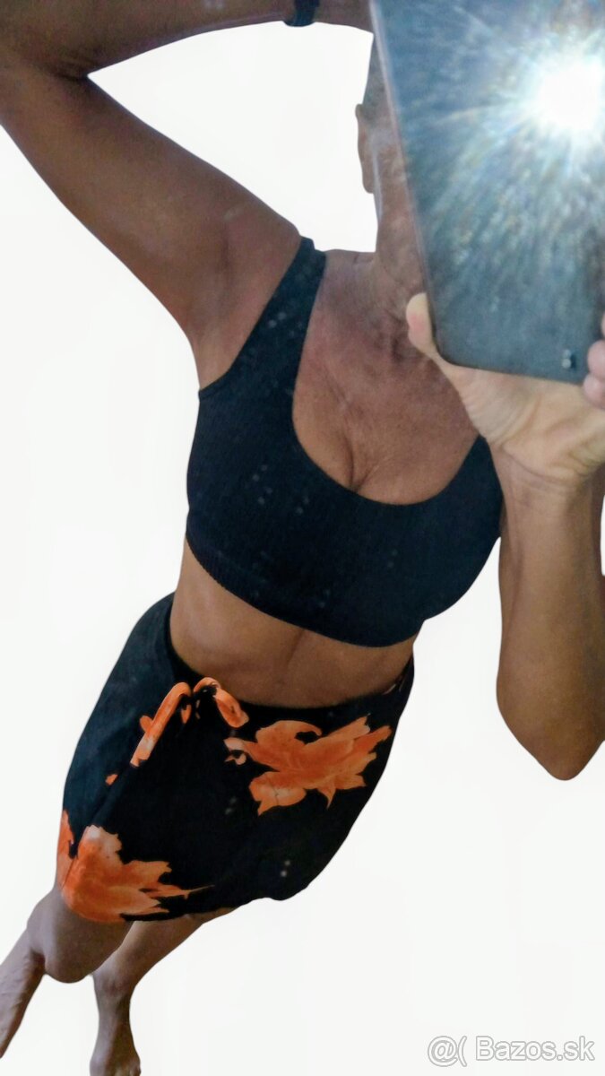 Sportova cierna podprsenka XS