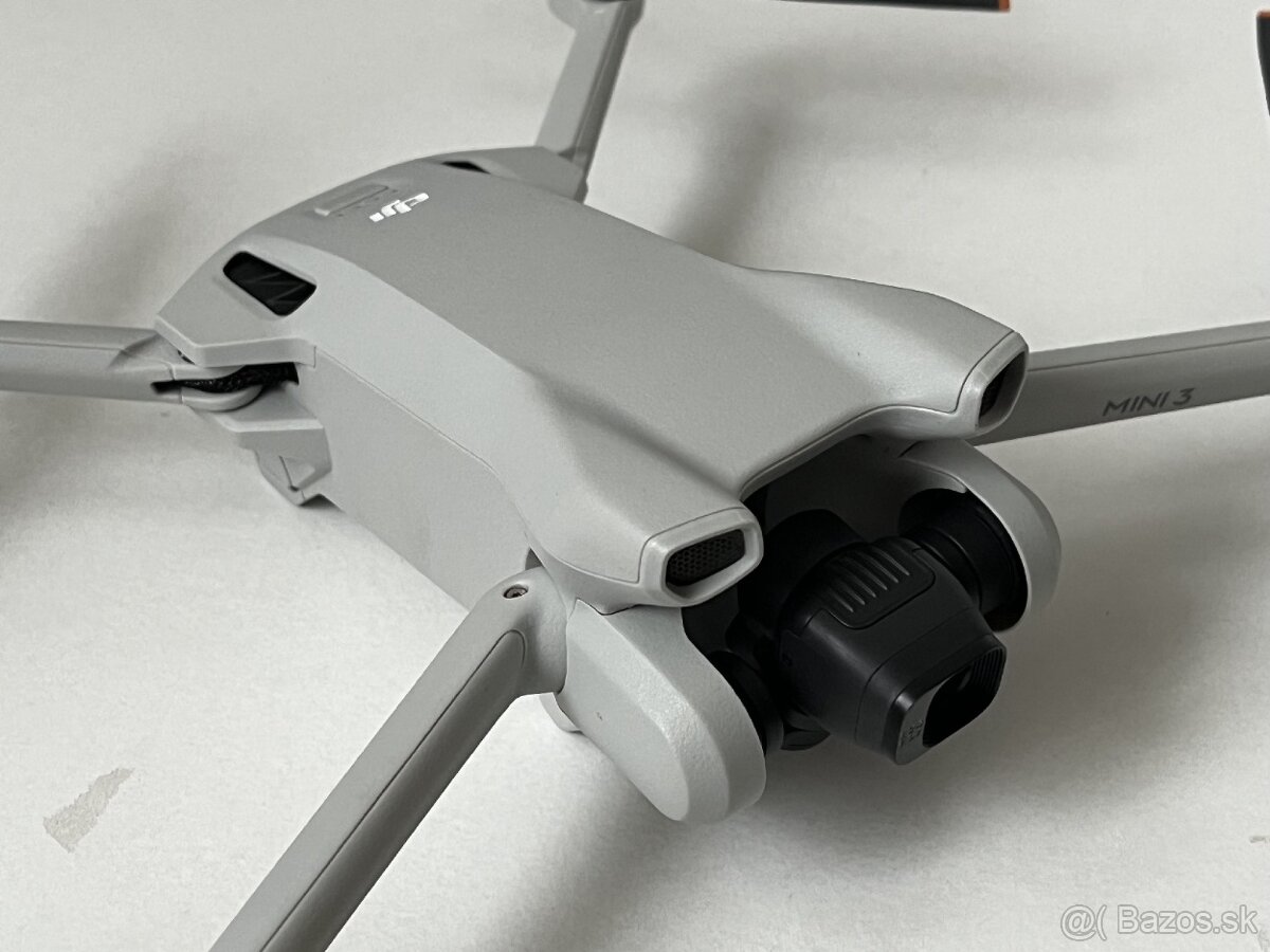 dron DJI mini 3