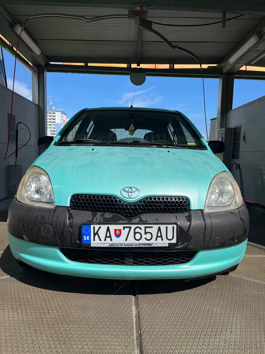 Predám Toyota yaris 1.0 50kw vvti r.v 2000 STK EK 2027