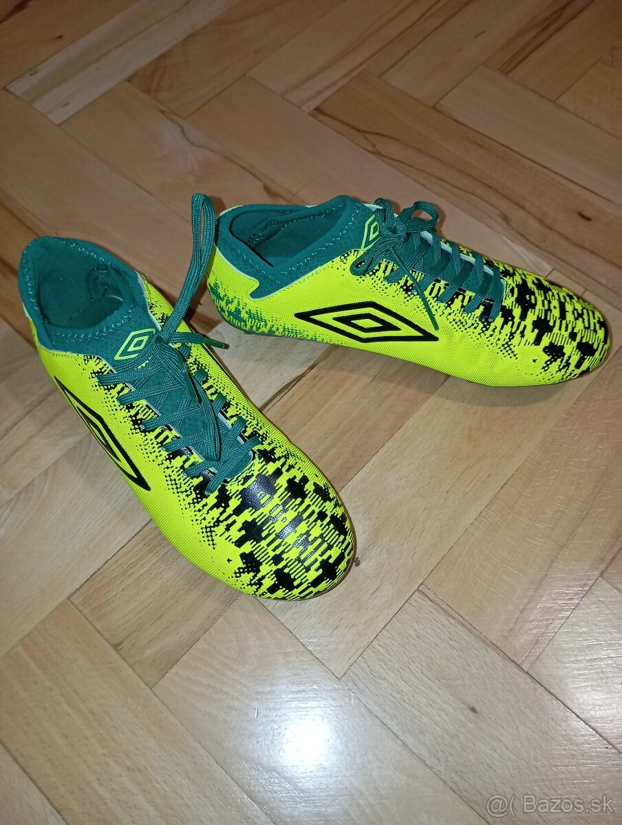 Kopačky Umbro v. 35