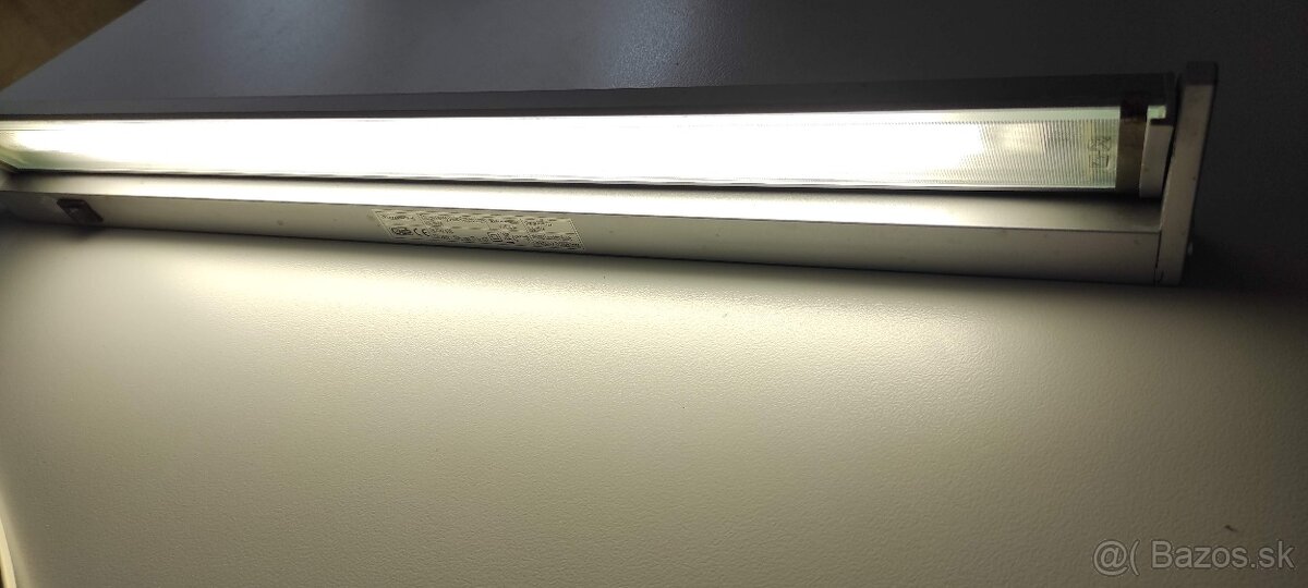 neonka pod skrinky kuchynskej linky 58 cm