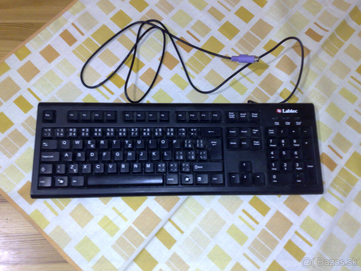 Klávesnica ku PC - viac ks