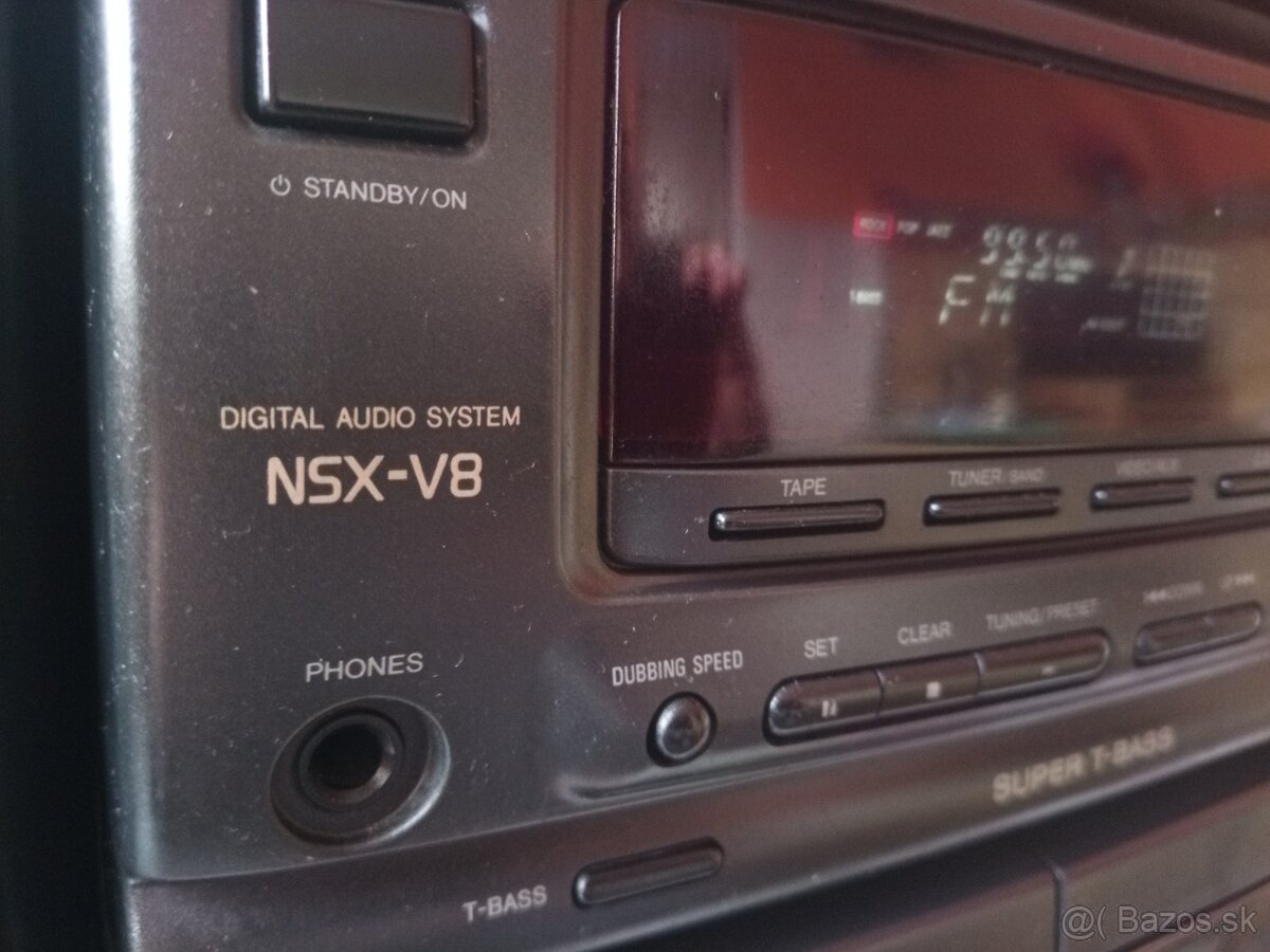 Aiwa NSX V8